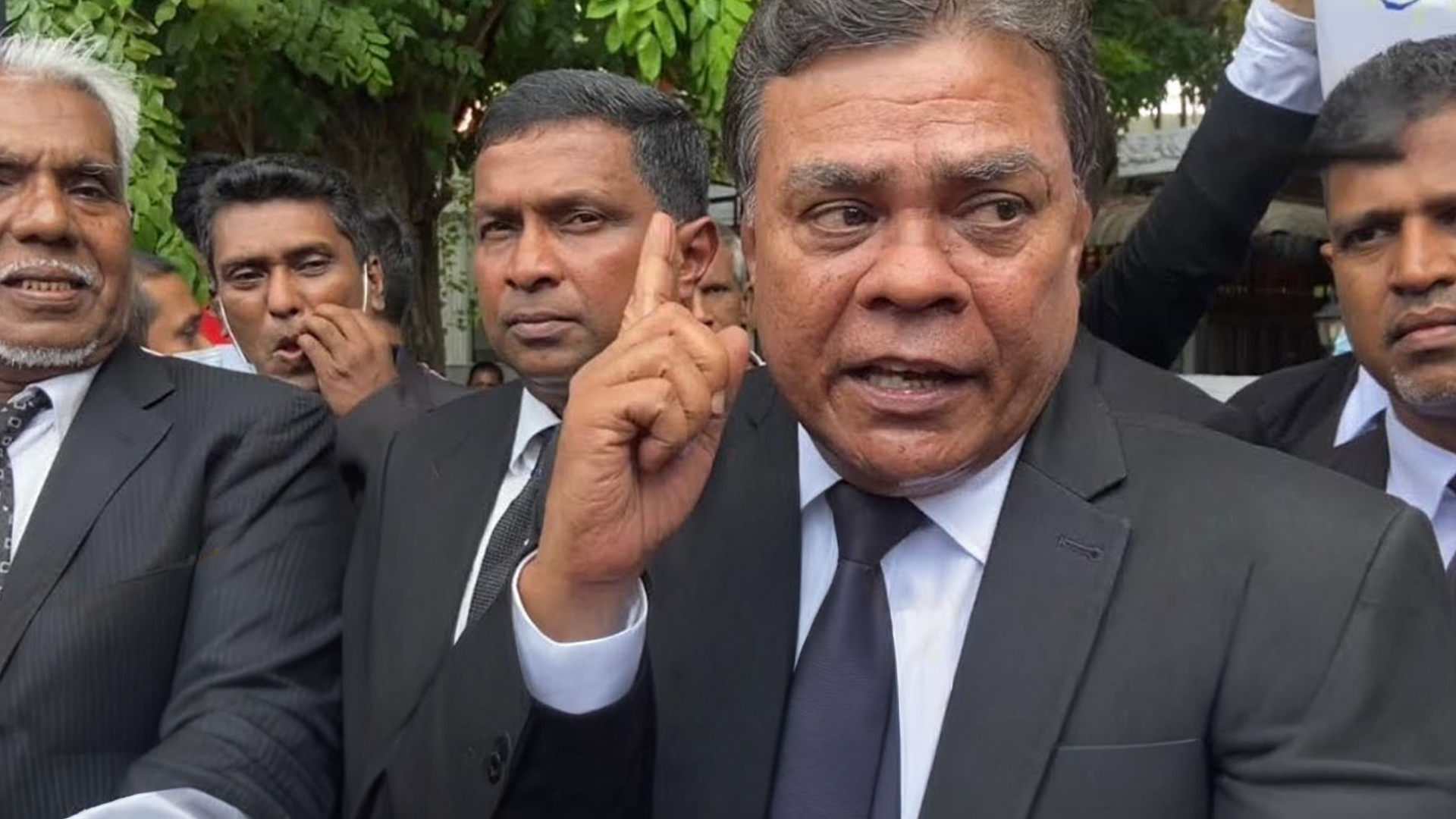 නීතිඥ වන්නිනායක බස්නාහිර දකුණ අපරාධ කොට්ඨාසයට පැමිණෙයි. - 16.10.2025