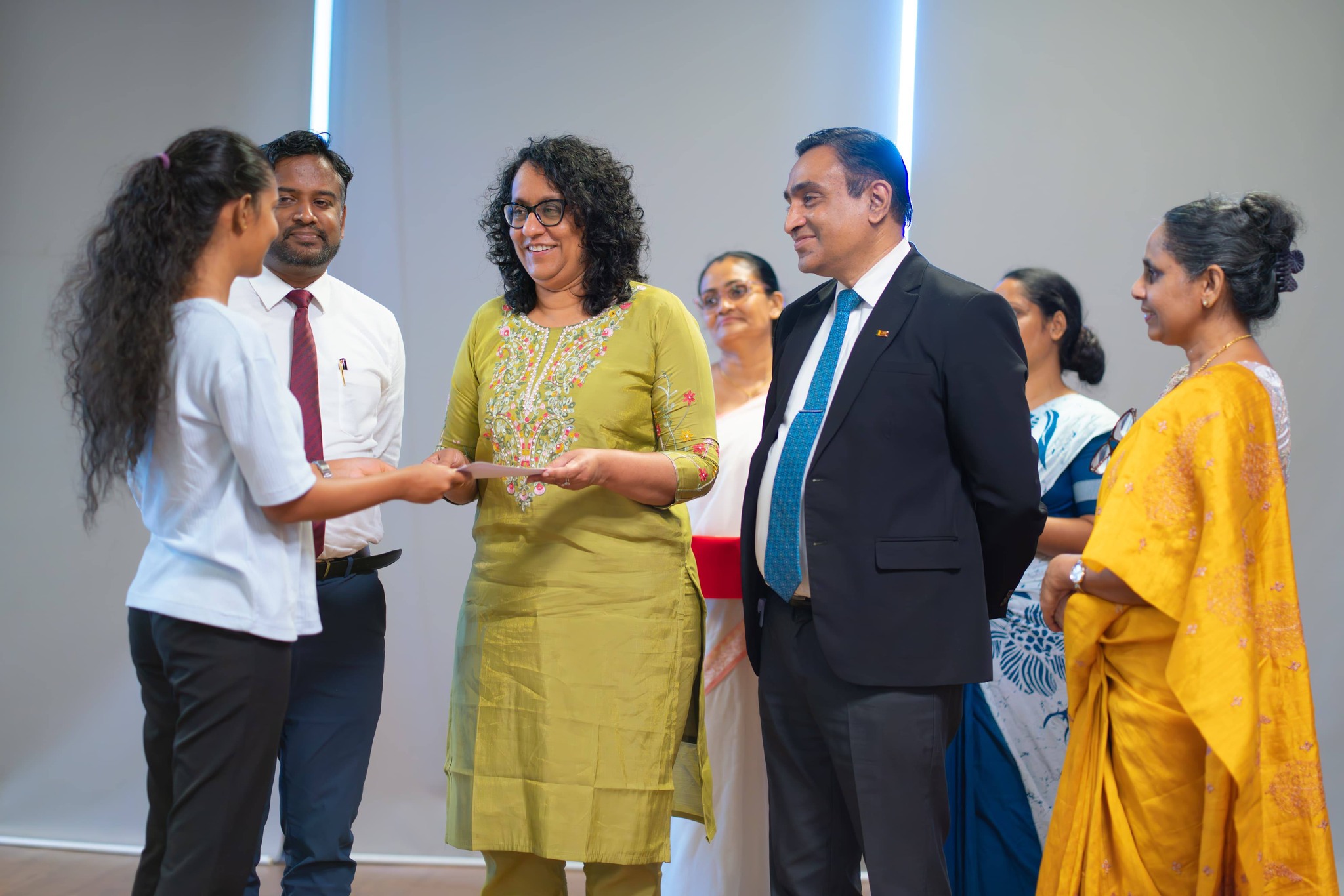 ​උසස් පෙළ ඉහළින්ම සමත් සිසුන්ට විදෙස් ශිෂ්‍යත්ව පිරිනමයි. - 13.03.2026