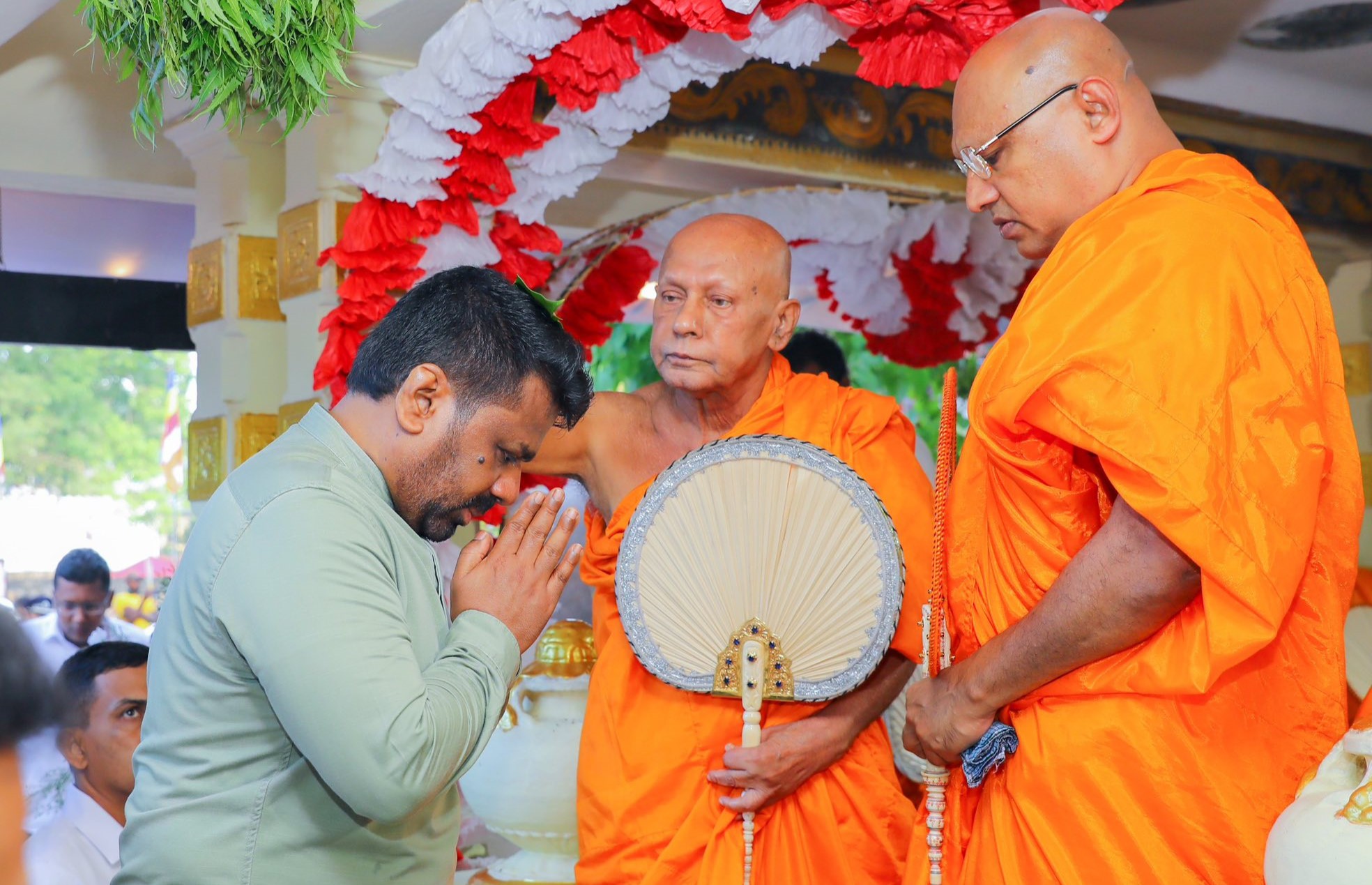 හිසතෙල් ගැල්වීමේ රාජ්‍ය මහෝත්සවය 2026 ජනපති සහභාගිත්වයෙන්. - 15.04.2026