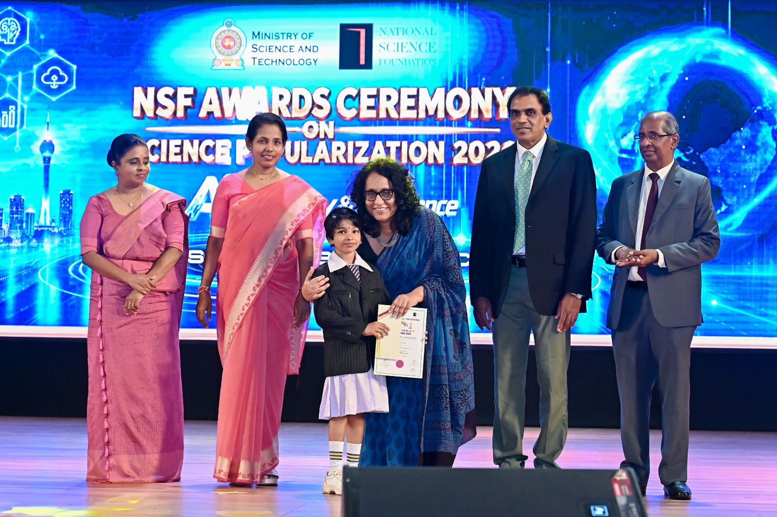 විද්යාව වෙනුවෙන් කැපවූවන්ට සම්මාන..! ජාතික විද්යා පදනම විද්යාව ප්රචලිත කිරීමේ සම්මාන උළෙල කොළඹදී. - 20.09.2026